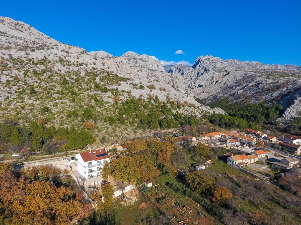 Apartmani Villa Paulo Starigrad Paklenica Esterno foto