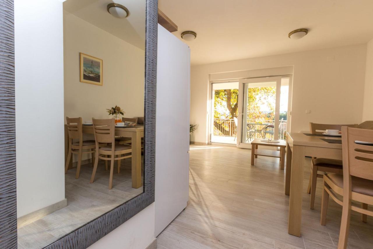 Apartmani Villa Paulo Starigrad Paklenica Esterno foto