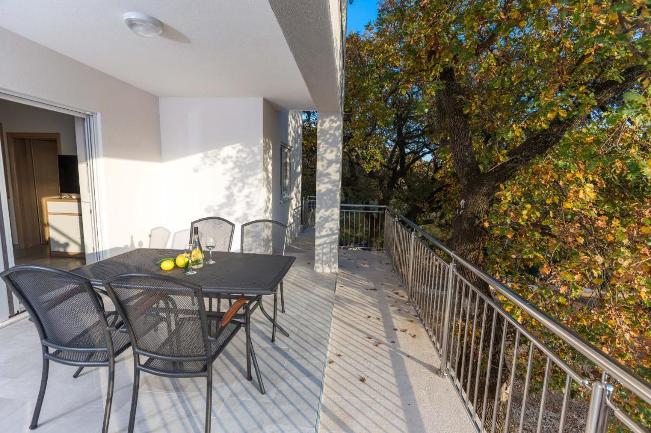 Apartmani Villa Paulo Starigrad Paklenica Esterno foto