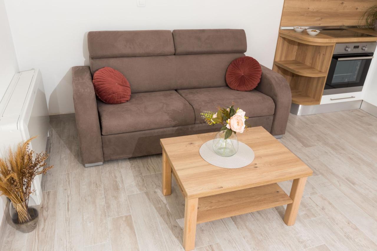 Apartmani Villa Paulo Starigrad Paklenica Esterno foto