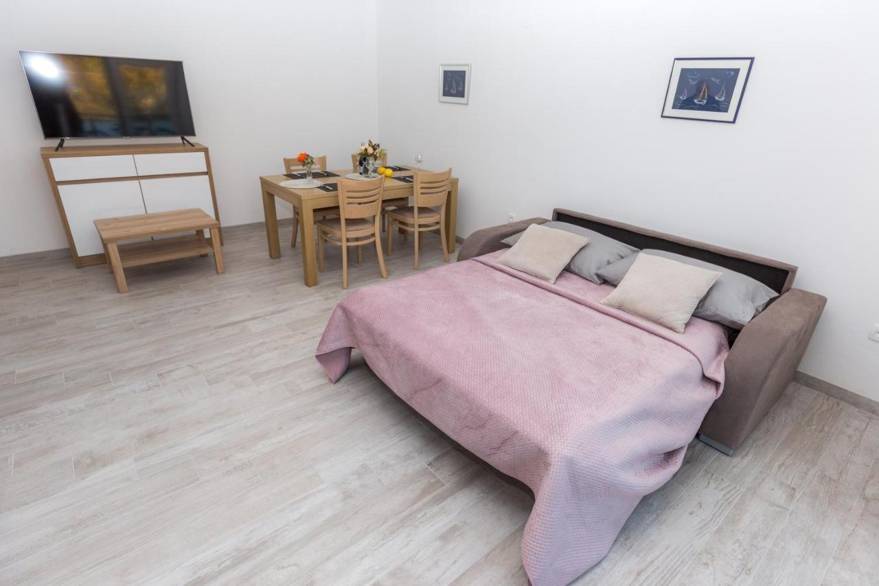 Apartmani Villa Paulo Starigrad Paklenica Esterno foto