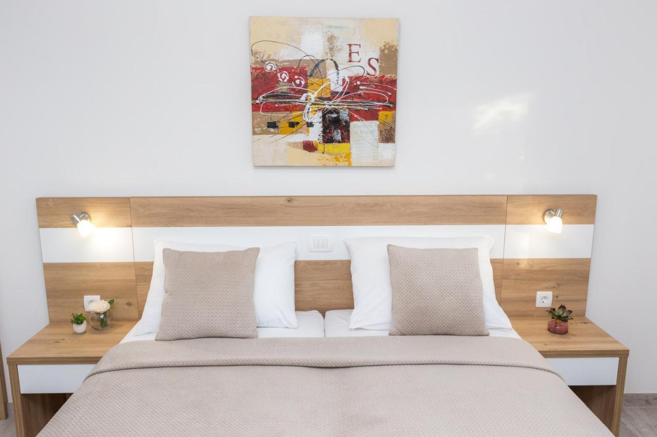 Apartmani Villa Paulo Starigrad Paklenica Esterno foto