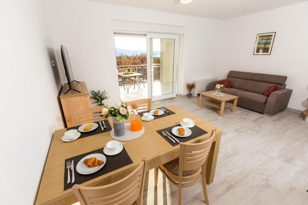Apartmani Villa Paulo Starigrad Paklenica Esterno foto