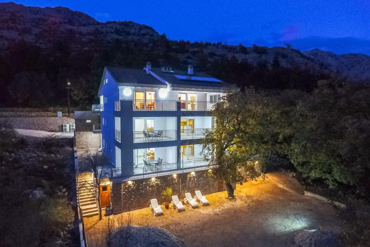 Apartmani Villa Paulo Starigrad Paklenica Esterno foto