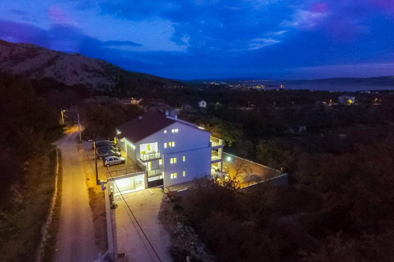Apartmani Villa Paulo Starigrad Paklenica Esterno foto